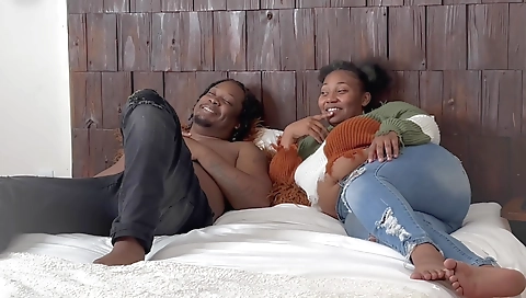 Married girl shows off her hot pussy