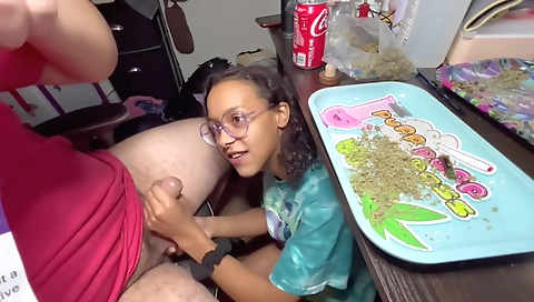 Hot blonde babe fucks in her tight pussy