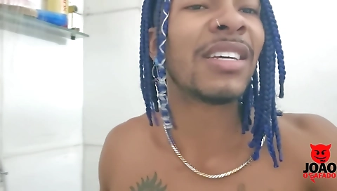 Sexy young slut loves to fuck with her pussy