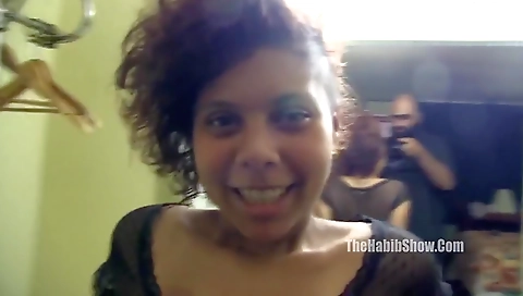 Sexy young girl's sexyorter cyrus