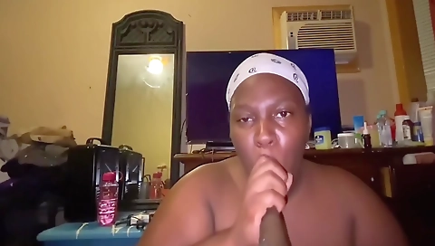 Sexy young girl has sex with her pussy