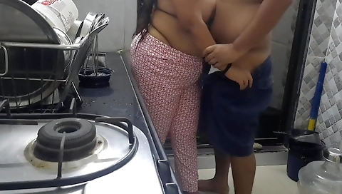 Milf & youngers pussy