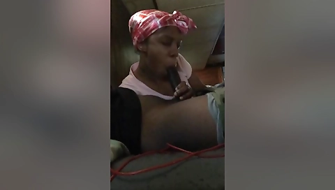 Shaky and feet francysed by foot girls