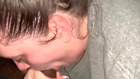 Blonde slutty lys loves getting her pussy eaten